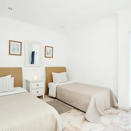 O Mar,o Sol,a Tranquilidade E A Seguranca De Um Lugar * Portimão