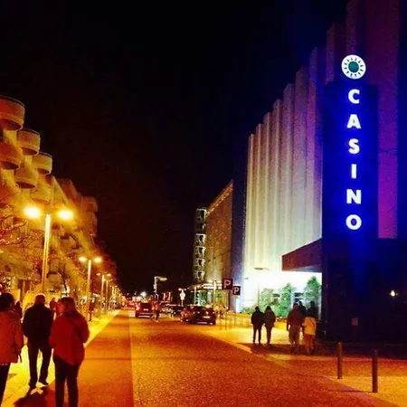O Mar,o Sol,a Tranquilidade E A Seguranca De Um Lugar Portimão
