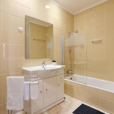 O Mar,o Sol,a Tranquilidade E A Seguranca De Um Lugar Apartmán Portimão