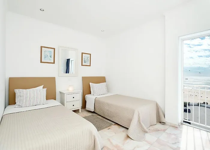 O Mar,o Sol,a Tranquilidade E A Seguranca De Um Lugar * Portimão