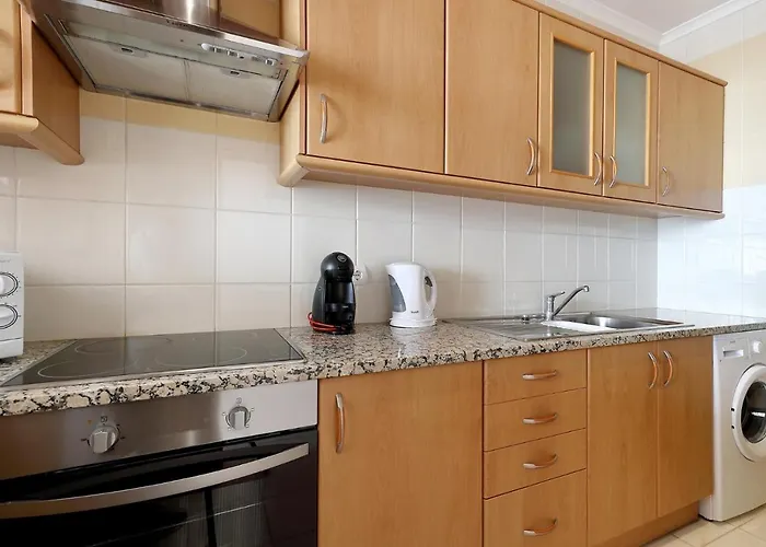 O Mar,o Sol,a Tranquilidade E A Seguranca De Um Lugar * Portimão